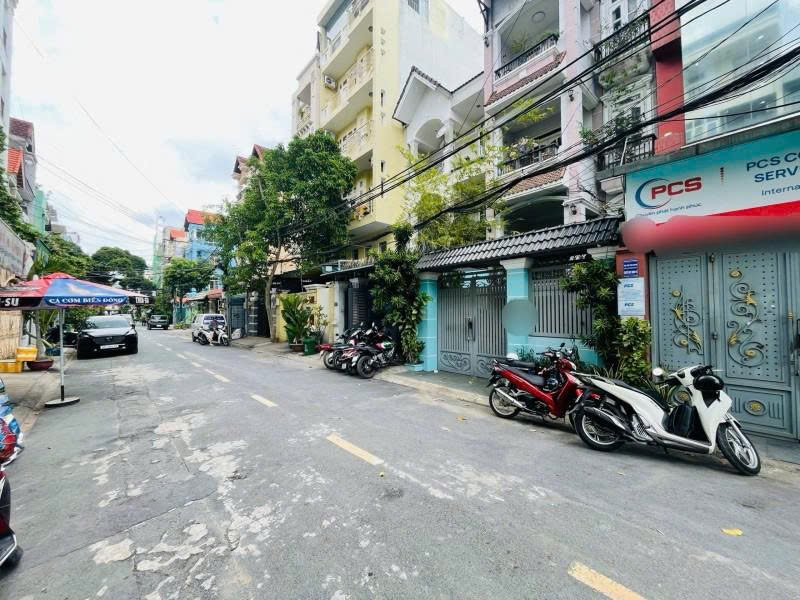 Bán nhà Mặt tiền Sầm Sơn - giao  Phan Thúc Duyện, 5x25m, 5 Tầng - 7 PN,  chỉ  25 tỷ.