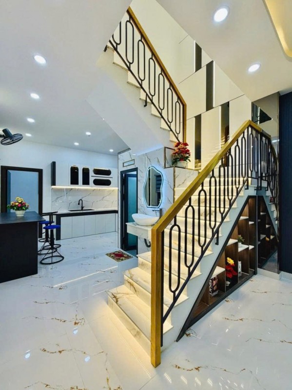 Bán nhà Lô góc - Hẻm 5m Nguyễn Kiệm - đối diện BV 175, 4x16m, 2 Tầng - 3PN, hạ 5,65 Tỷ
