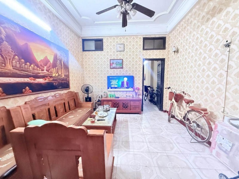Bán nhà mặt phố Lò Đúc, 45m2, 3 tầng, mặt tiền 4.2m, 31 tỉ, kinh doanh mọi mặt hàng