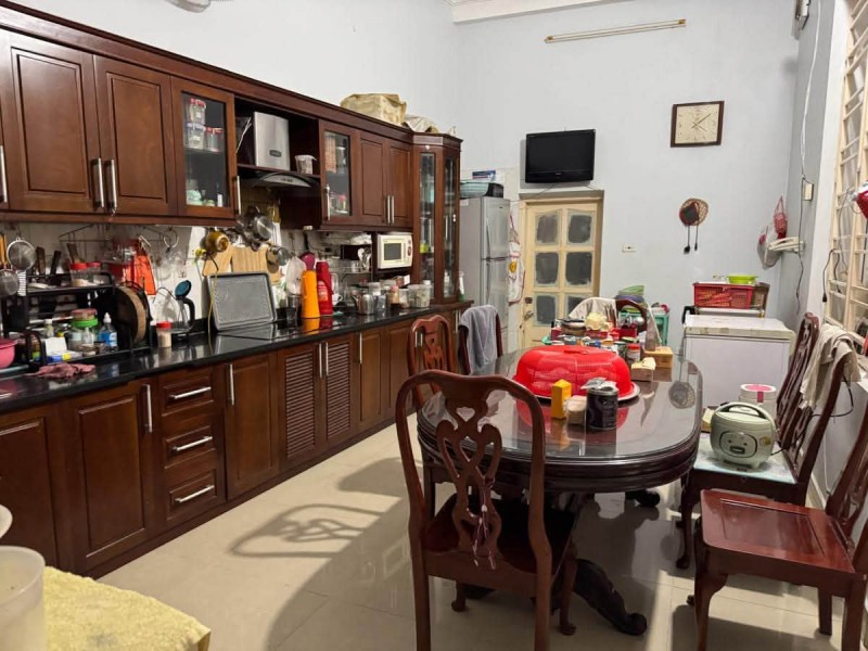 Bán nhà mặt phố Phố Huế, 70m2, 5 tầng, mặt tiền 5.1m, 75.5 tỉ, cho thuê 90tr/tháng