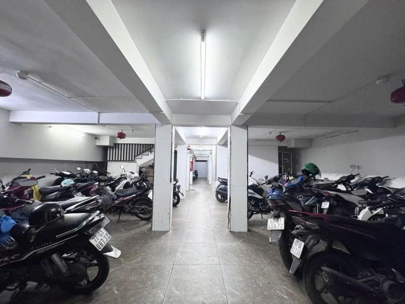 Bán tòa Nhà CHDV - Hẻm 8m Dương Quảng Hàm - sau Emart, 10x28m - 6T - 62 PN, 41,9 Tỷ