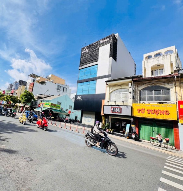 QUẬN 1: CHÍNH CHỦ 0938676685 BÁN NHÀ 3 TẦNG CÓ THANG MÁY- MẶT TIỀN ĐINH TIÊN HOÀNG, P.TÂN ĐỊNH- DT