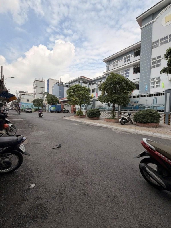 Bán nhà MT Nguyễn Đình Chiểu - giao Phan Xích Long, 5x10,5m 2 Tầng, HĐT 24tr, 11,9 Tỷ.