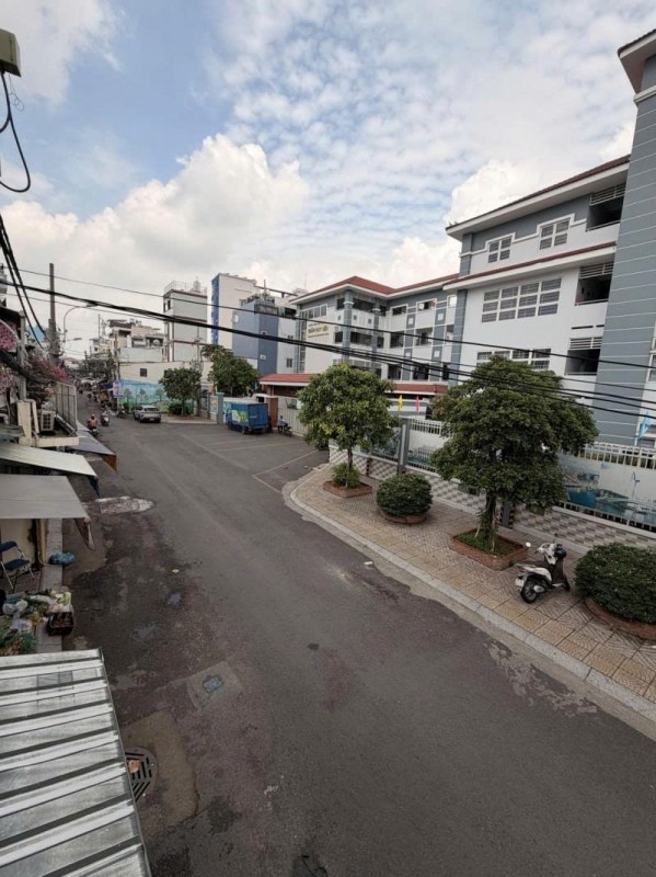Bán nhà MT Nguyễn Đình Chiểu - giao Phan Xích Long, 5x10,5m 2 Tầng, HĐT 24tr, 11,9 Tỷ.