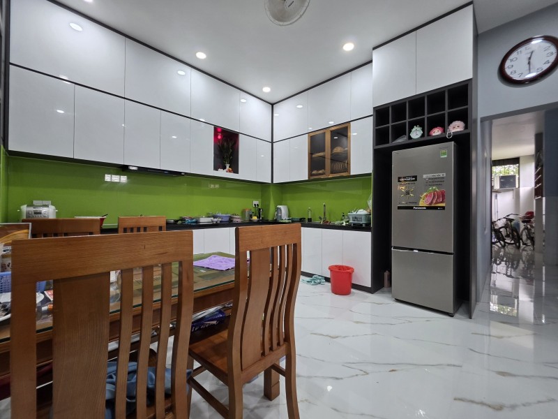 Bán nhà 104m2,  đường Nguyễn Đôn Tiết, Bình Trưng Đông, Q2, TP Thủ Đức, TP HCM,  2 tầng, sổ hồng.