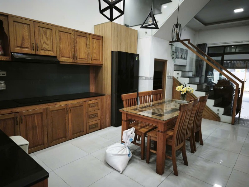 Bán nhà 3 tầng đường Số 11, Linh Xuân, Thủ Đức, TP HCM. DT 65m2, giá 6,88  tỷ, sổ hồng riêng.