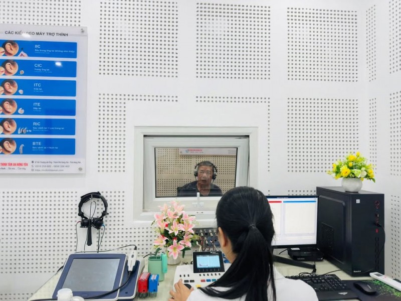 Nghe kém có thể ảnh hưởng tới sự tự tin như thế nào?