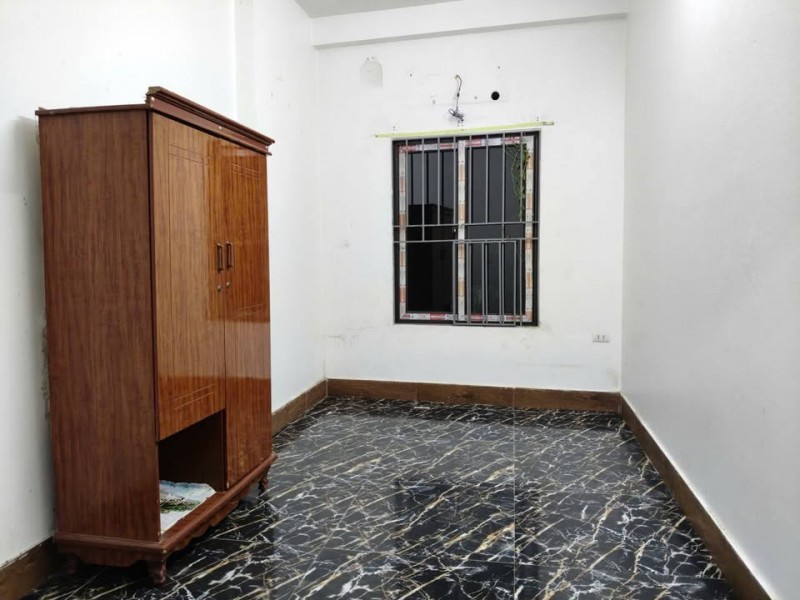 Tìm khách cho nhà nhỏ: 40m2, mt5m, 2T, 2N, lõi Vin Bắc Hồng, 2.4 tỷ.
+ Nằm trung tâm lõi Vin Bắc