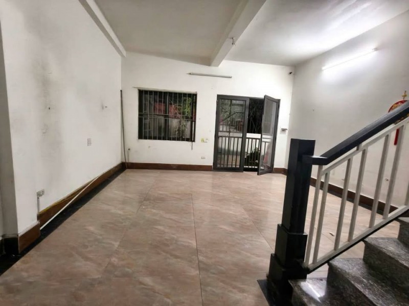 Tìm khách cho nhà nhỏ: 40m2, mt5m, 2T, 2N, lõi Vin Bắc Hồng, 2.4 tỷ.
+ Nằm trung tâm lõi Vin Bắc