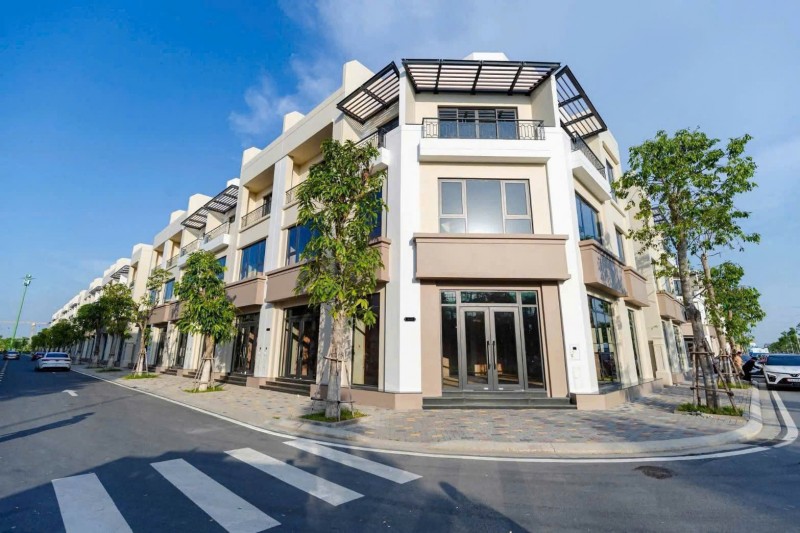 Đức Hòa ơi. Sở hữu nhà xây sẵn 4 tầng Vinhomes Green City nhiều ưu đãi  chỉ từ 2,99 ty