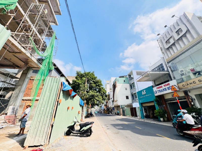 QUẬN 3: CHÍNH CHỦ 0938676685 BÁN NHÀ 4 TẦNG MẶT TIỀN TRẦN QUANG DIỆU- DT 75M2- NHÀ 2 MT TRƯỚC & SAU