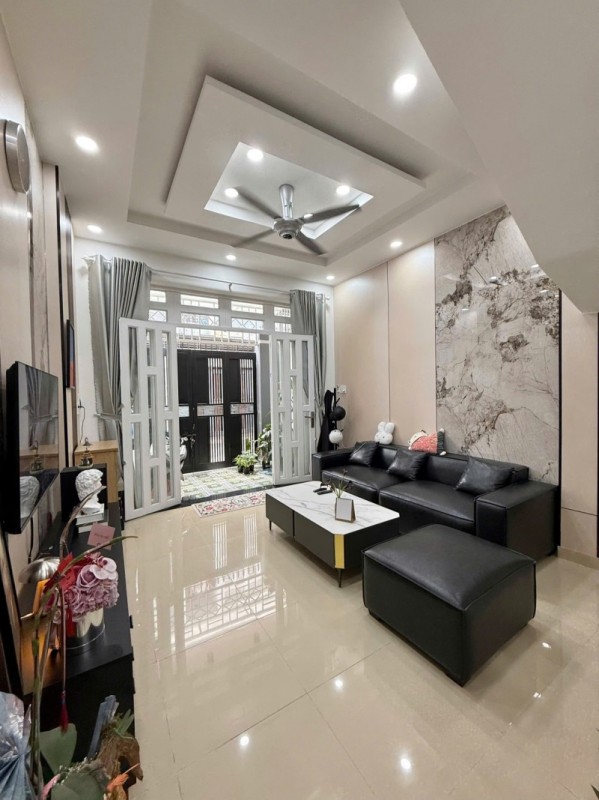 Bán nhà 3 tầng, 56m2,  Quốc lộ 13, Hiệp Bình Phước, Thủ Đức, TP HCM. Giá 7,28  tỷ, Sổ hồng riêng.