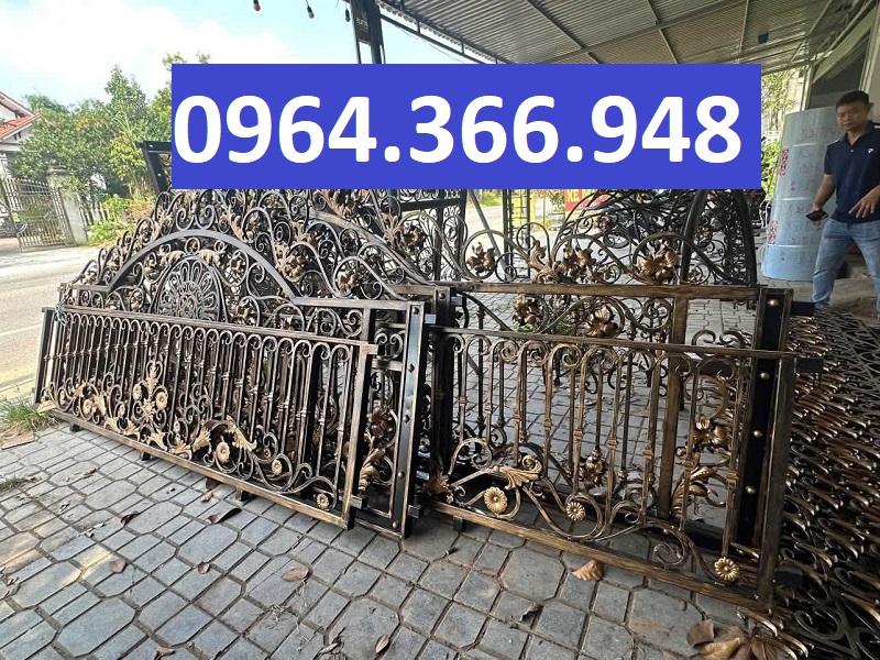 Lắp đặt hàng rào sắt mỹ thuật đồng bộ với cổng và lan can