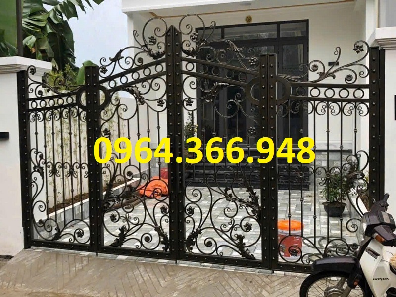 Lắp đặt hàng rào sắt mỹ thuật đồng bộ với cổng và lan can