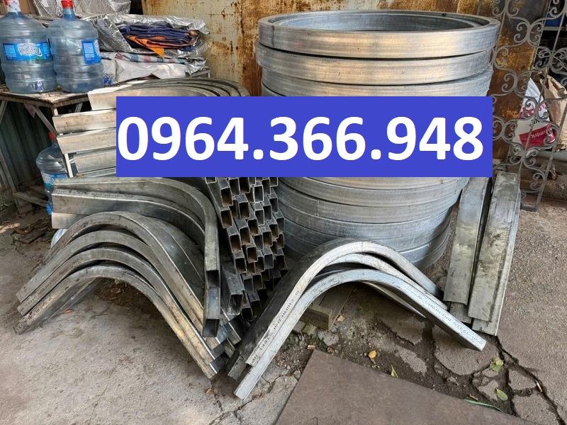 Lốc sắt hộp theo kích thước cho xưởng cơ khí