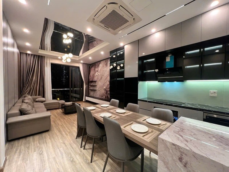 Bán gấp nhà Gia Quất-Thượng Thanh 50M,MT 6M.ô tô thông,full NT ở luôn.Hơn 12 tỷ