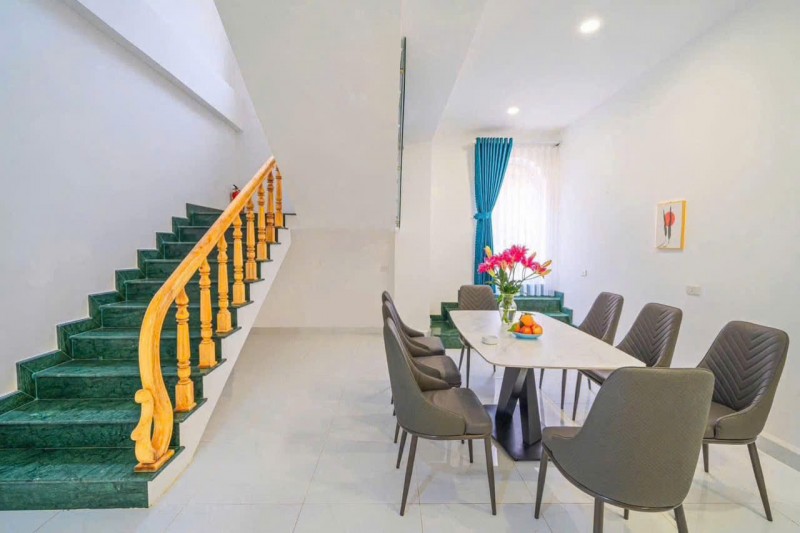 Cho thuê villa kiến trúc hiện đại 10 phòng view rừng thông có sân thượng giá 28 triệu đồi Trịnh