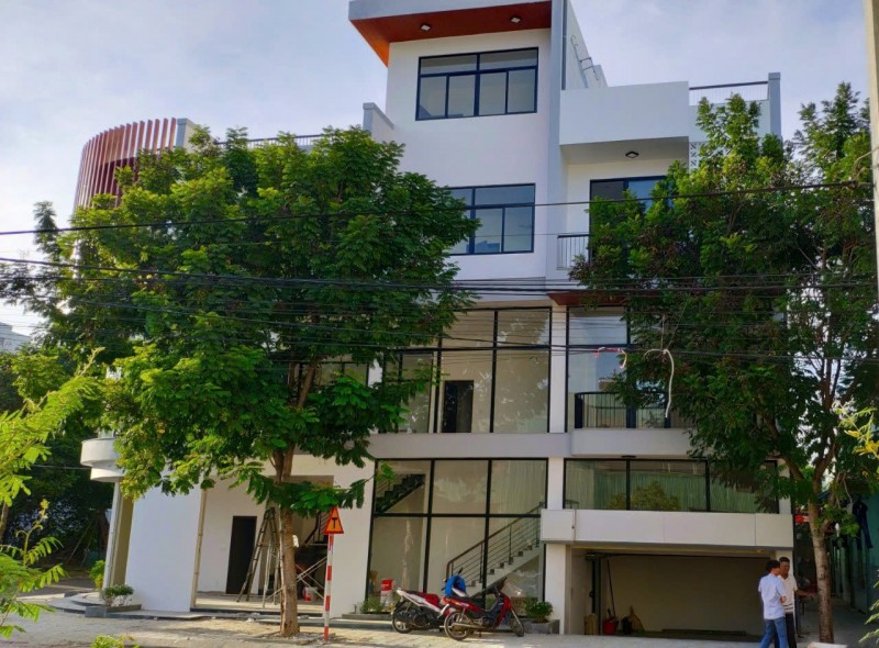 Cho thuê mặt bằng văn phòng, kinh doanh, 2 mặt tiền gần bến xe
