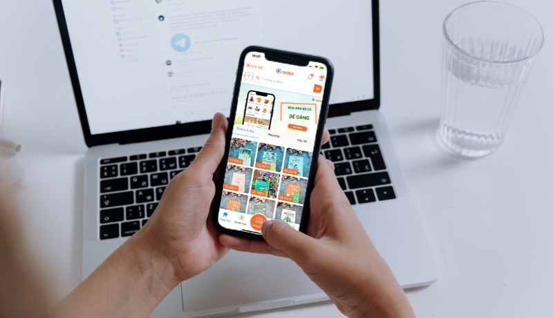 Mua bán ở chợ đồ cũ