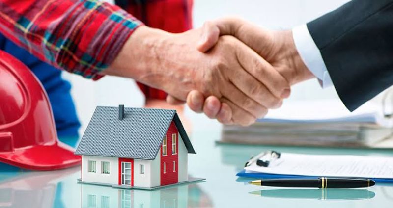 Nhà môi giới bất động sản