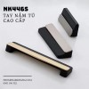Tay nắm tủ bếp phối màu hiện đa
