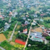 100m sát ngã 4 chợ Hòa Lạc, mặt trục chính kinh doanh luôn, sát cổng ĐHQG, gần Quốc Lộ 21A mở rộng