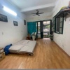 Bán nhà tầng 2 phố Hàng Bè, 92m2, mặt tiền 4.2m, 12.8 tỉ, 2 phòng ngủ, view phố cổ