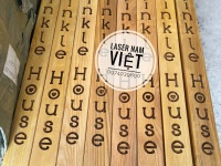 KHẮC LOGO TAY NẮM GỖ, NHẬN KHẮC CHỮ TRÊN TAY NẮM 0974039890
