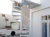 Mẫu cầu thang sắt đẹp Hiện Đại