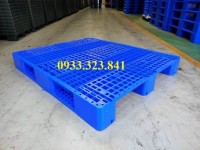 Pallet nhựa kê gạo- sản phẩm hữu ích cho nhà nông