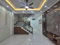 BÁN TÒA KHÁCH SẠN TRÊN PHỐ TUYẾN NGUYỄN CHÍ THANH KINH DOANH SẦM UẤT. 5200M2 SỬ DỤNG 320TY. KIM MÃ,