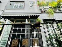 [Đầu tư đáng cân nhắc] BẤT ĐỘNG SẢN ĐẸP: NHÀ 4 TẦNG BTCT, 4 PHÒNG NGỦ, RỘNG 4M, HẺM 1/, 5 TỶ XX