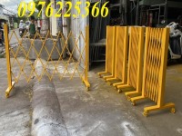 Hàng rào xếp sắt kéo tay di động