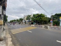 Bán nhà mặt tiền Lê Hồng Phong , Nha Trang .
Diện tích 130m bán 10,5 tỷ Trương Minh Nhật