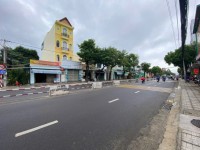Bán nhà mặt tiền Lê Hồng Phong , Nha Trang .
Diện tích 130m bán 10,5 tỷ Trương Minh Nhật