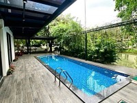 Bán biệt thự lô góc Hoa Sữa Vinhome Riverside Long Biên rộng 600m view sông có bể bơi