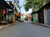 Bán nhà  Cấp 4, Hẻm xe hơi 8m Lê Văn Quới, DT: 8x20m, tiện xây, giá 13.9 tỷ.