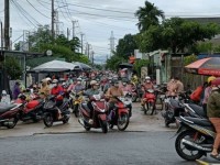 Chính chủ cần bán gấp lô đất kinh doanh buôn bán sầm uất đường 15m trục chính vào KCN Điện Ngọc