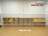 Kệ gỗ 3 tầng mầm non, kệ gỗ cao su nhà trẻ mẫu giáo