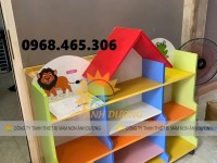 Kệ gỗ 3 tầng mầm non, kệ gỗ cao su nhà trẻ mẫu giáo