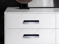 Tay nắm tủ bếp phối màu hiện đa