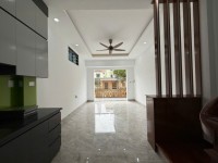 Bán gấp Nhà An Trai, 30.4m, 5 tầng , nội thất xịn, ô tô đỗ cổng, View hồ thoáng mát