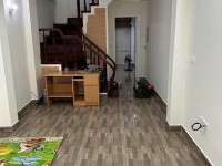 Cho thuê nhà ngõ 151 Dương Văn Bé, 45m2 x 5 tầng, 6 ngủ, 17 triệu KD online, VP, ở hộ gđ
