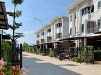 BÁN NHÀ TIỆN NGHI 3 TẦNG 5x20M, NHÀ SIÊU ĐẸP NGAY KDC CAO CẤP BÌNH HƯNG, BÌNH CHÁNH – NHỈNH 11 TỶ ,