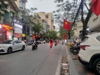 Bán Nhà Mặt Đường Hai Bà Trưng – Tặng Nhà 135m² – Vị Trí Đẹp – Vỉa Hè Rộng – Kinh Doanh Cực Tốt