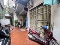 Bán nhà c4 Ngọc Lâm 41m chỉ 1 nhà ra mặt phố hơn 5 tỷ còn TL.