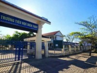 BÁN ĐẤT TẶNG NHÀ CẤP 4 ĐƯỜNG OTO GẦN BÊN TRƯỜNG TIỂU HỌC DIÊN TOÀN
- > 