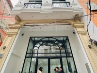 Tòa 8 tầng thang máy phố Giang Văn Minh, Ba Đình, gần phố, sổ vuông vức, 82m, 25 tỷ