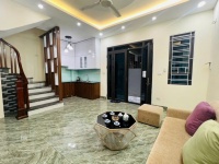 Cho thuê nhà nguyên căn 5 tầng tại ngõ 193 Nam Dư, Lĩnh Nam, Hoàng Mai ( Miễn QC )