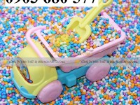 Hạt sứ để chơi xúc cát trong khu vui chơi trẻ em